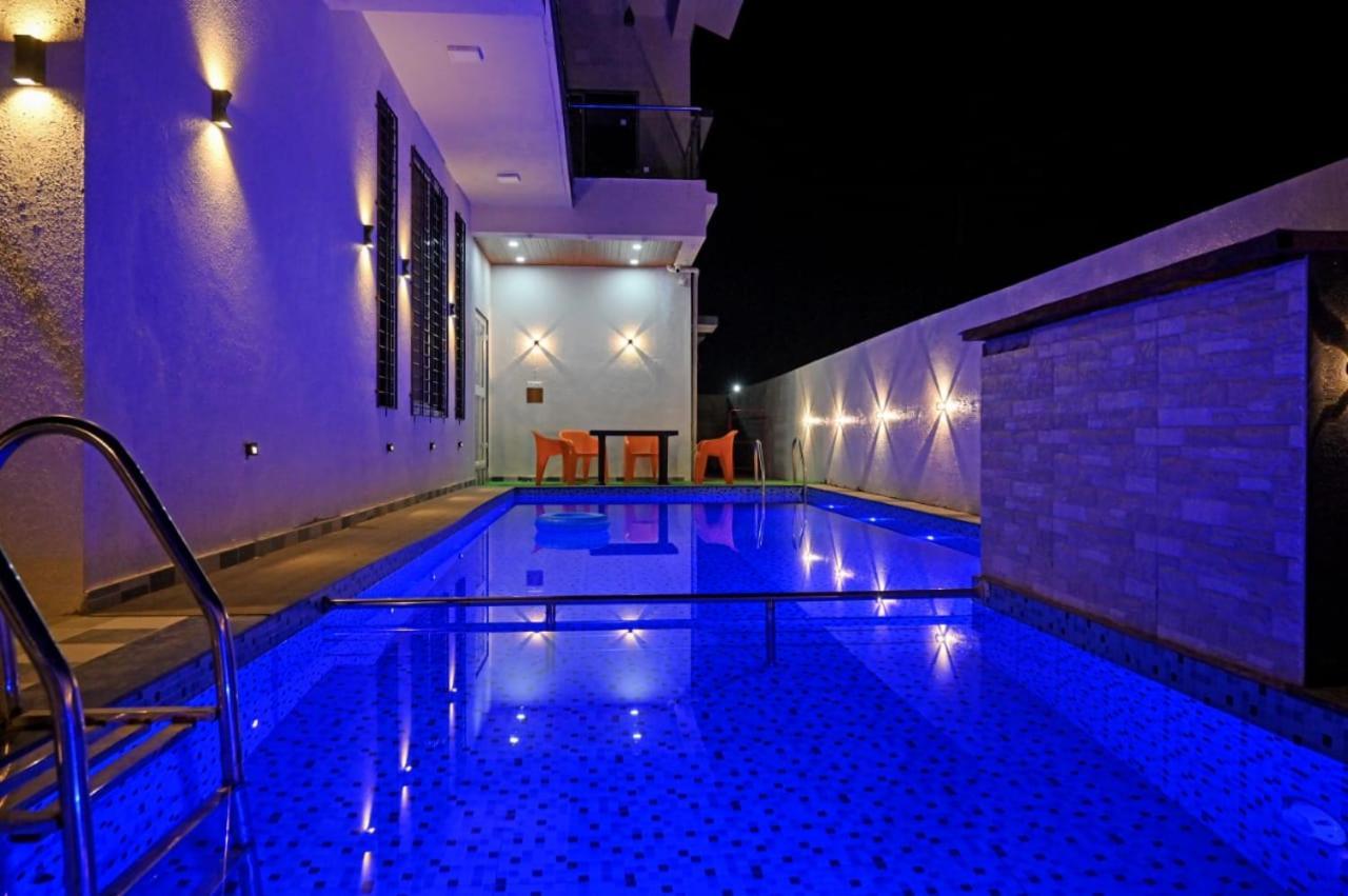 Fun Square Villa Lonavala Esterno foto